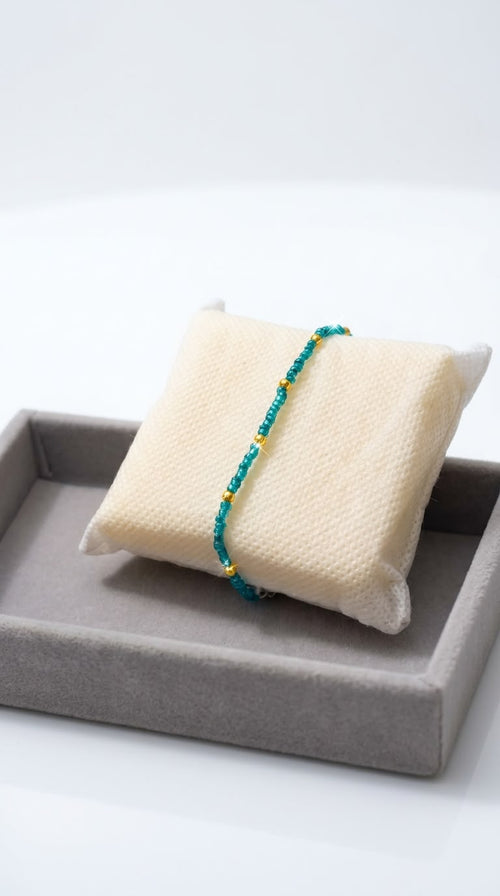 Beaded Bracelet With Golden Touch [Adjustable]